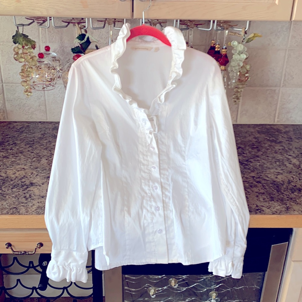 The perfect white shirt by soft surroundings size small. fitted, great detail